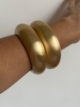 Bracelete maxi dourado acetinado
