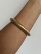 Bracelete dourado acetinado